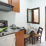 דירה Leandros